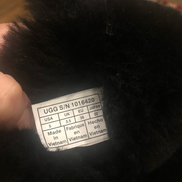 NEW UGG boots - Picture 4 of 5